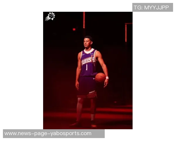 布克谈球队氛围:每天进步心态教练支持让我们乐在其中 布克谈球队氛围:每天进步心态教练支持让我们乐在其中