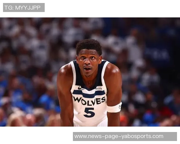 爱德华兹首节状态火热5投4中三分命中率高达60斩获14分